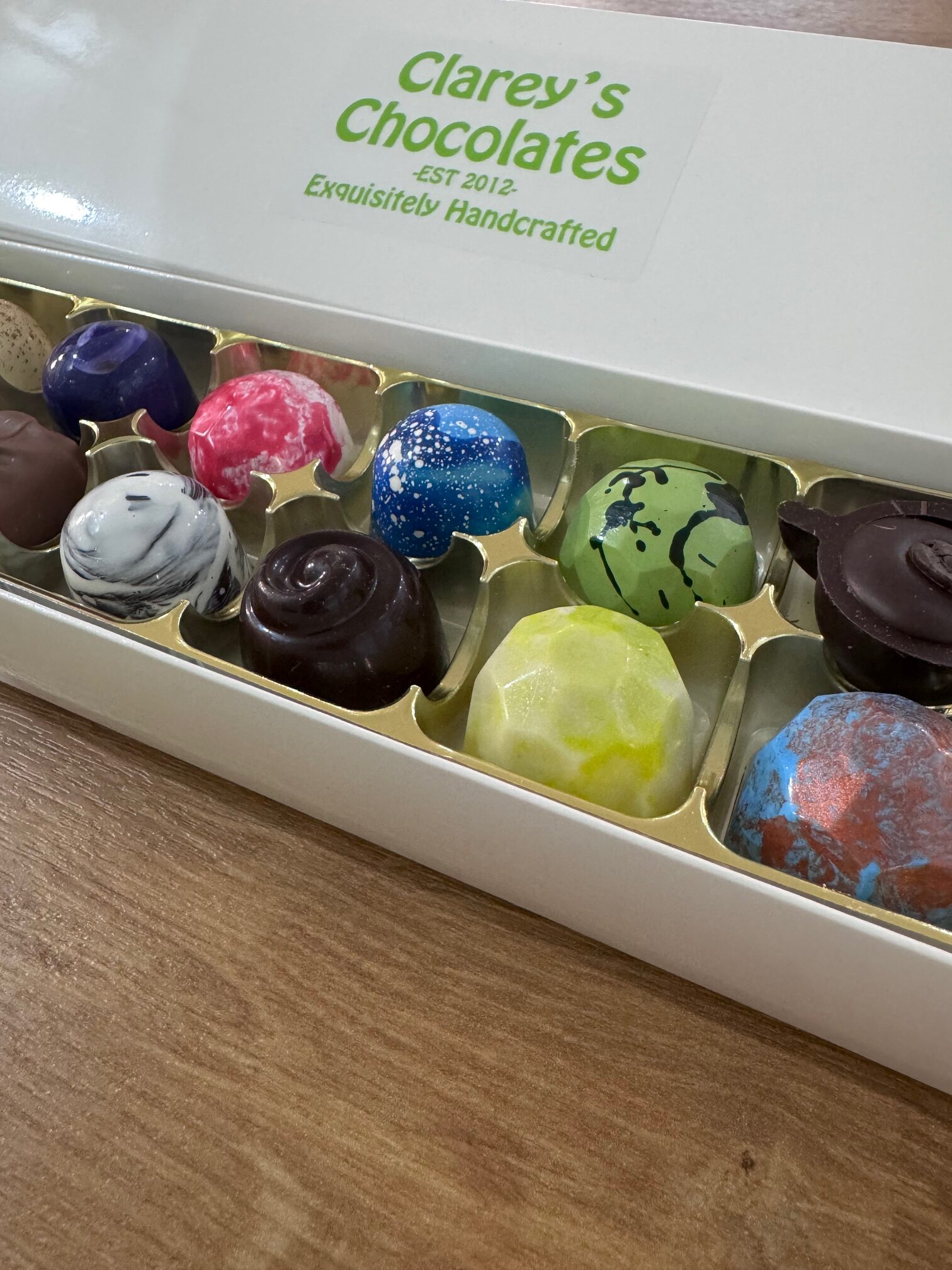 Chocolate Selection - 16 Chocolates - Image 5