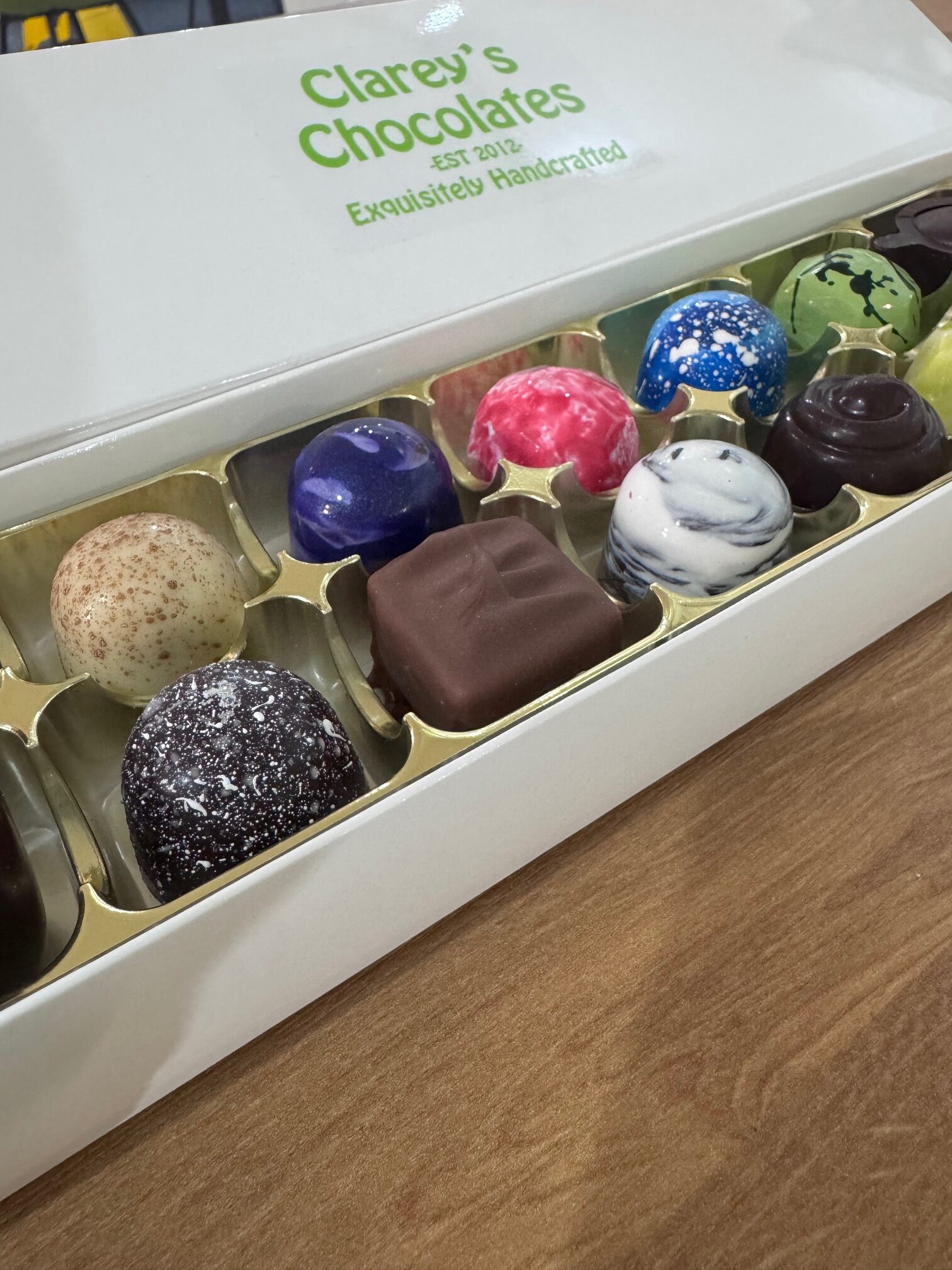 Chocolate Selection - 16 Chocolates - Image 6